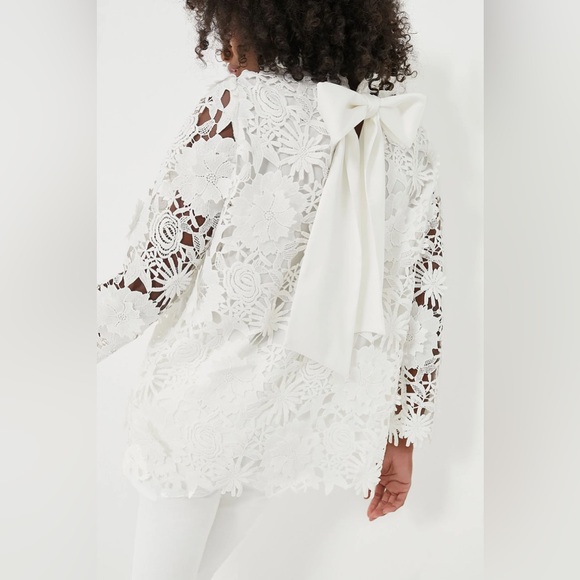 - TUCKERNUCK
Blanc Guipure Lace Faye Top - Picture 2 of 6